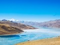 yamdrok-lake-in-gyantse-tibet