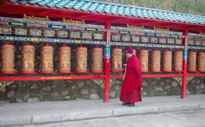 молитвенные барабаны в монастыре Кумбум