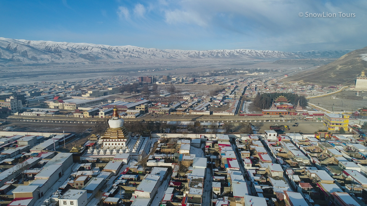 Вид на город Нгава в Амдо Восточный Тибет
