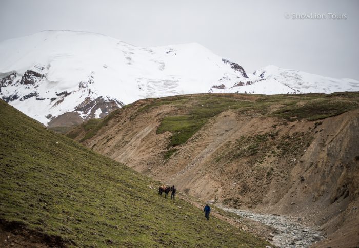 горный перевал на коре вокруг священной горы Амнье Мачен, Амдо Восточный Тибет, туры в Тибет