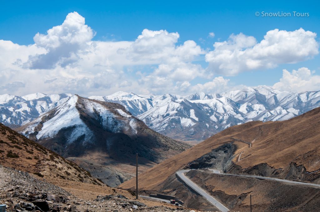 Дороги в Гималаях в У Цанге, Центральный Тибет / юг Тибетского Автономного Района на карте КНР