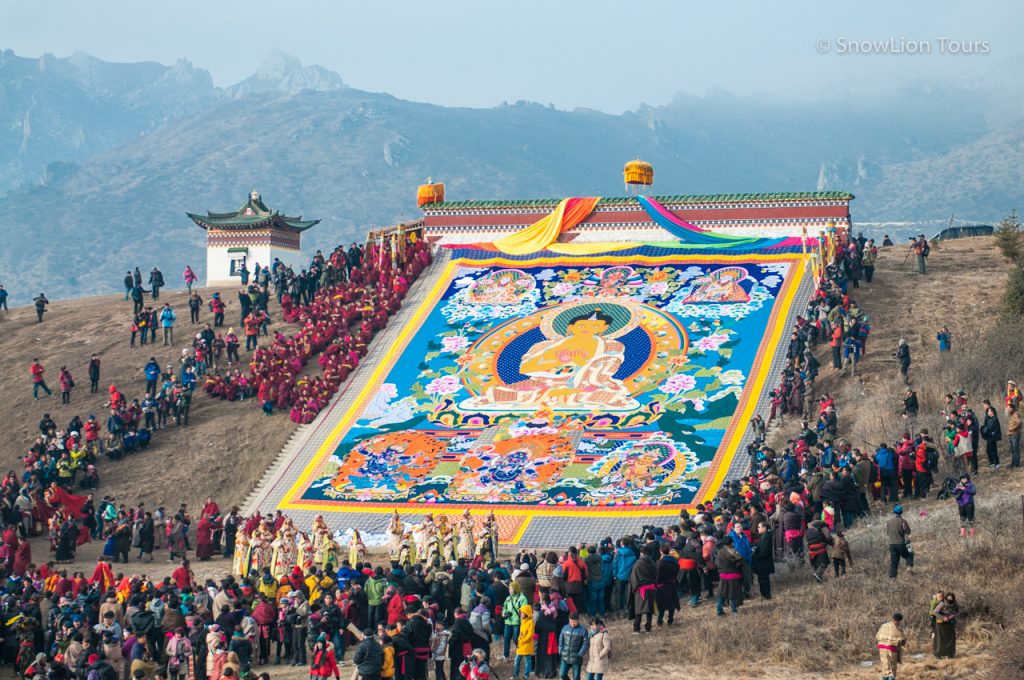 Открытие тханки Будды Шакьямуни на фестивале Монлам Ченмо, Тактсанг Лхамо, Амдо Восточный Тибет
