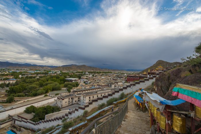 Шигадзе, вид с крепости, туры в Тибет