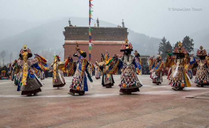 Танец Черных Шапок - Мистерия Чам в монастыре Лабранг. Туры в Тибет