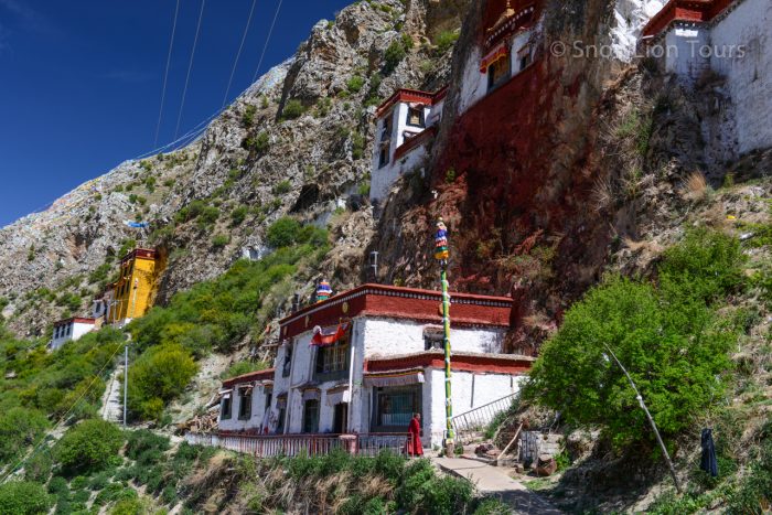 Пещеры в Драк Йерпа, медитации Тибет, поездка в Лхасу