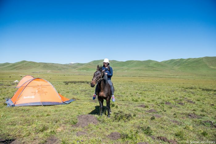 Верховая езда в лагере кочевников, туры к кочевникам, туры в Тибет, короткий тур в Тибет
