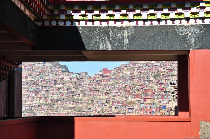 Серта Ларунг Гар, институт тибетского буддизма, Восточный Тибет, туры в Тибет