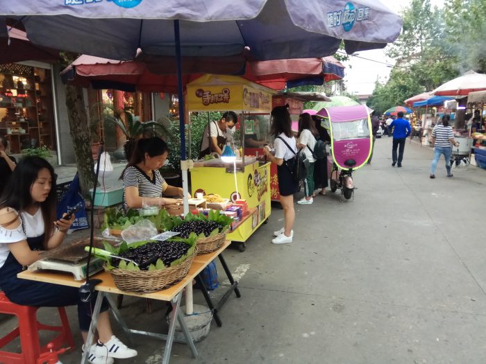 уличная еда в Уишани, китайская кухня, тур в Тибет недорого