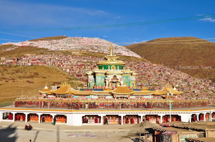 Буддистский храм, Серта, Ларунг Гар, обучение буддизму, туры в Тибет, Кхам