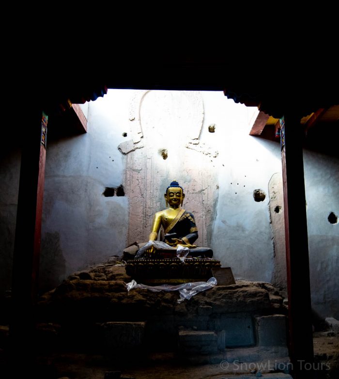 Статуя Будды в Тхолинге, цивилизации Тибета, тур к Кайлашу и Гуге