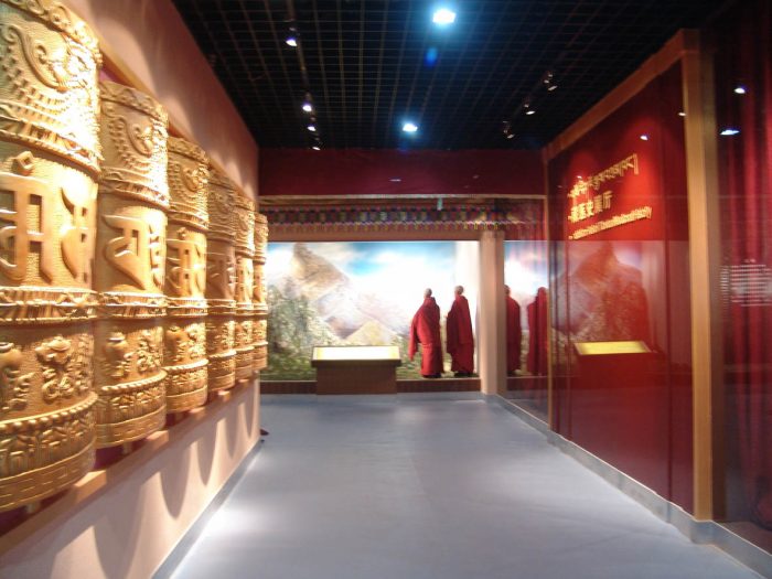 в музее Тибетской медицины и культуры, Синин, туры в Амдо