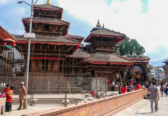 Храмы на площади Дурбар в Катманду, религия Непала, туры в Непал и Тибет, поездка в Гималаи