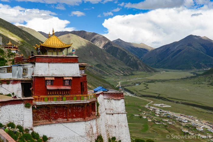 Монастырь Дрикунг Тил, экскурсия близ Лхасы, Лхаса, Тибет, групповой тур в тибет
