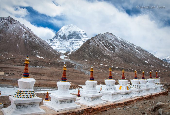 Ступы монастыря Дирапук напротив северного лица Кайлаша, тур в тибет, Тибет недорого, как попасть в Тибет