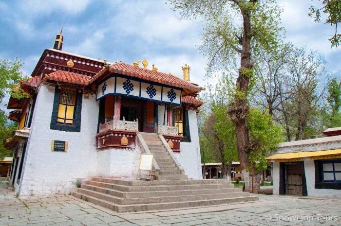 Храм в парке Норбулинка, Норбулинка, Лхаса, Тибет, тур по Лхасе