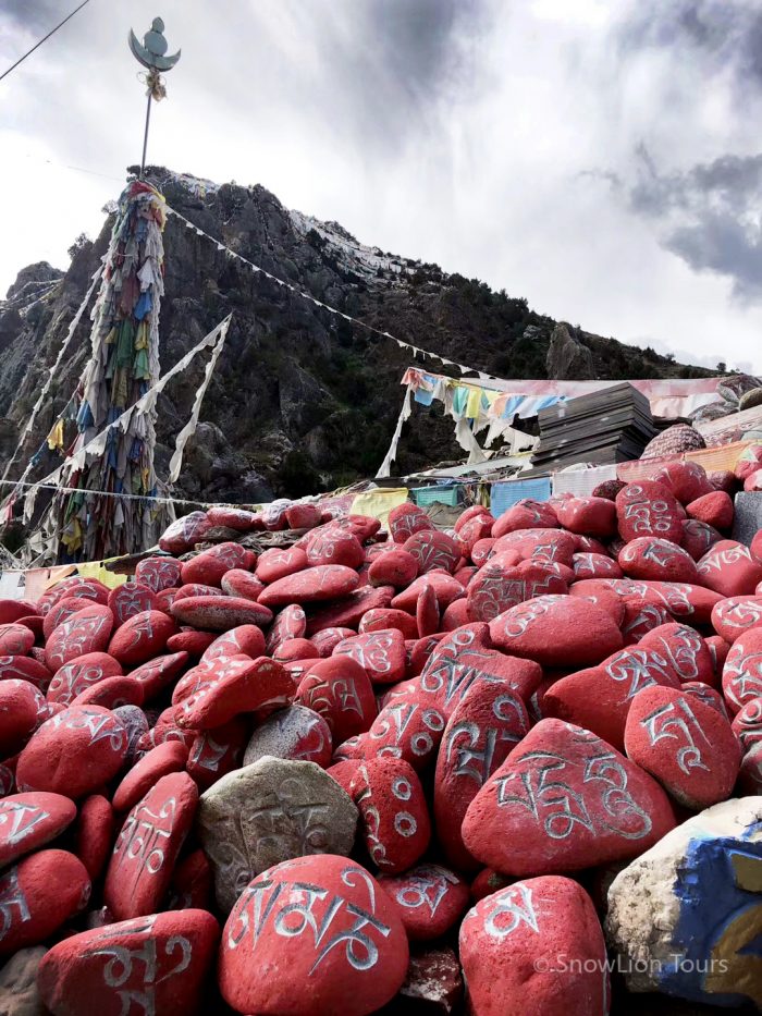 Груда из камней Мани в Юйшу, Кьекумдо, провинция Цинхай, Кхам, Тибет
