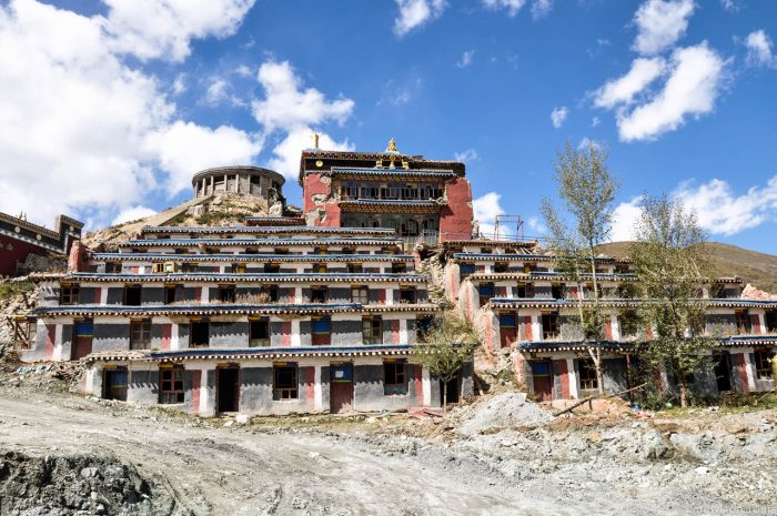 Кьекун Гомпа в Юйшу, монастырь Кьегу, Jyeku Gompa, Кьекумдо, Кхам, Тибет, групповой тур в тибет
