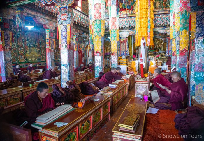 монахини, Монастырь Шугшеб, Лхаса, тур в Лхасу, нетуристический Тибет, тур в Тибет