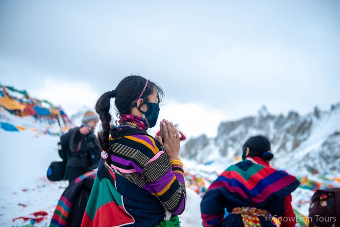 Тибетские паломники на перевале Долма-ла, Кайлас, Кайлаш кора, туры в Тибет, поездка на Кайлас